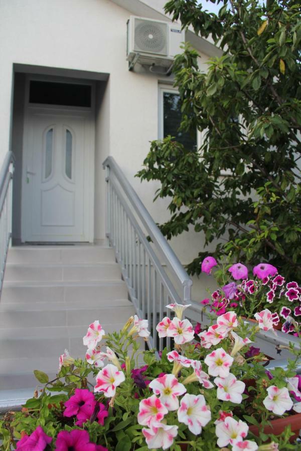 Holiday Home Flora 莫斯塔尔 外观 照片